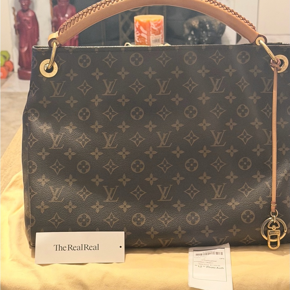 Louis Vuitton Artsy MM (Dust Bag Included) **2016 Collection**